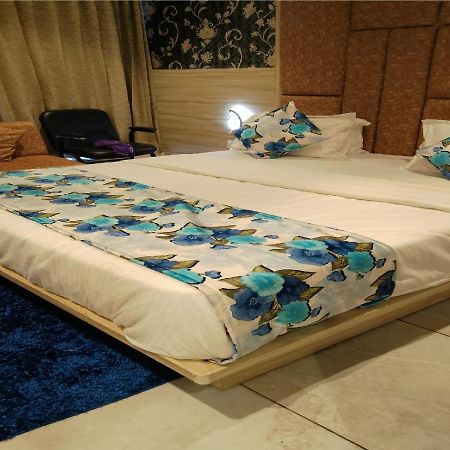 Hotel Lotus Villa Ahmedabad Ngoại thất bức ảnh