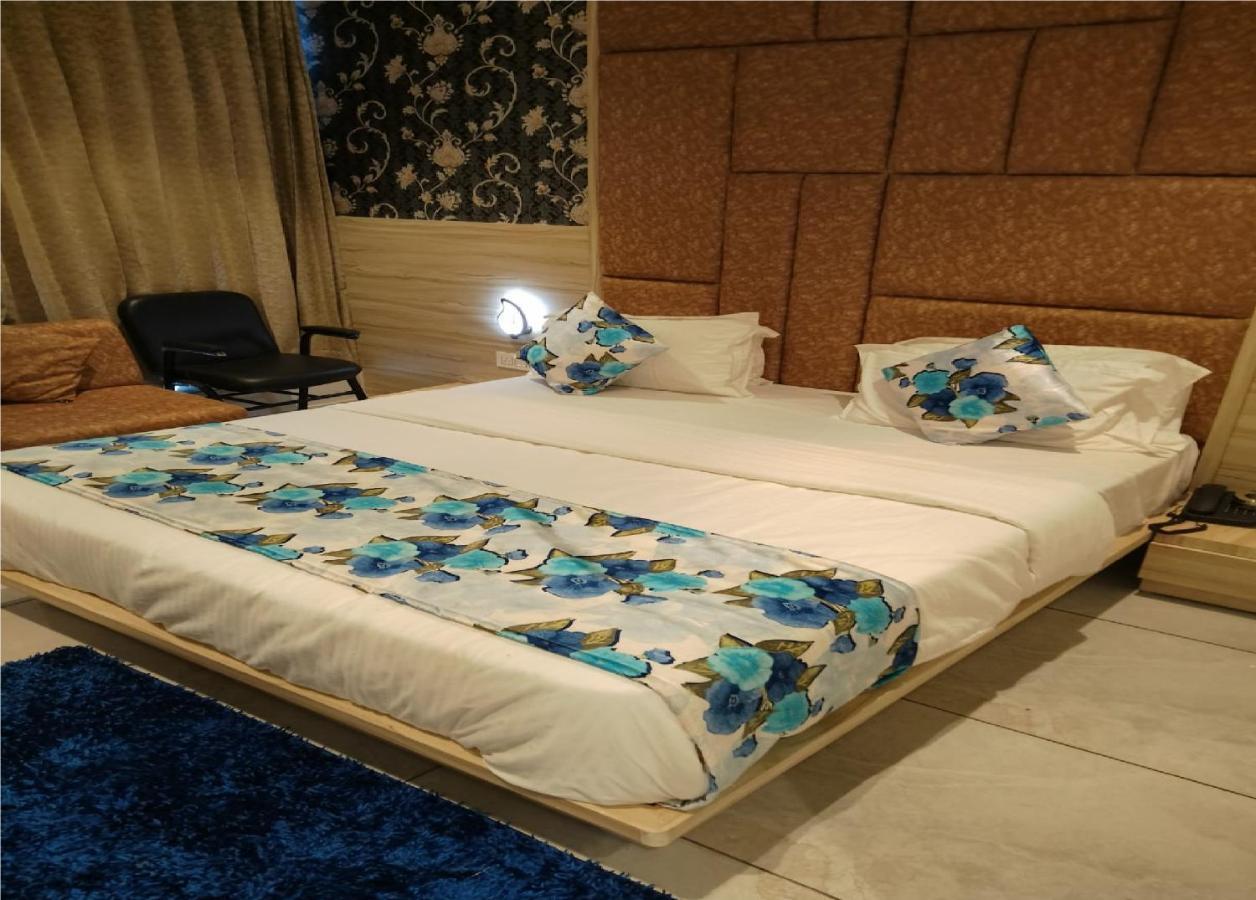 Hotel Lotus Villa Ahmedabad Ngoại thất bức ảnh