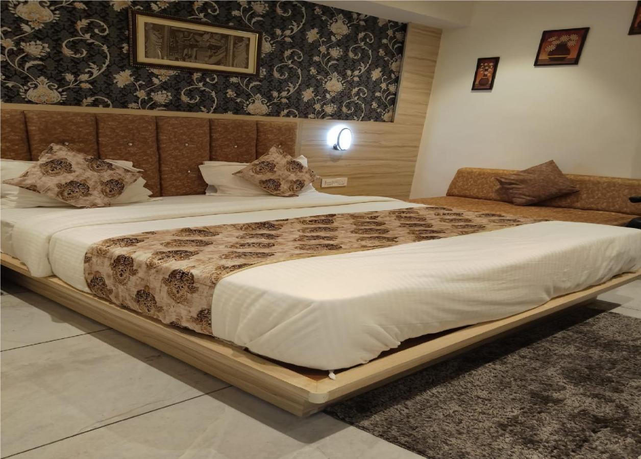 Hotel Lotus Villa Ahmedabad Ngoại thất bức ảnh