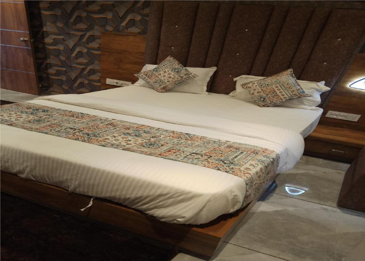 Hotel Lotus Villa Ahmedabad Ngoại thất bức ảnh