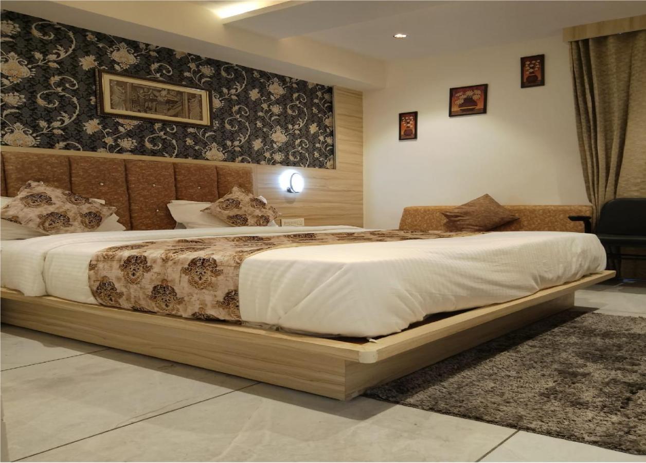Hotel Lotus Villa Ahmedabad Ngoại thất bức ảnh